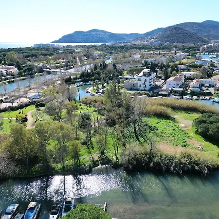 T3 Avec Vue Sur La Riviere, Piscine, By Palmazur